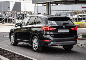 Подержанный автомобиль BMW X1 2019 года (8 фото)