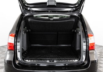 Подержанный автомобиль Nissan Terrano 2018 года (15 фото)