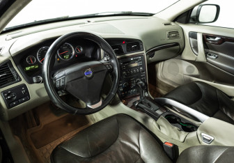 Подержанный автомобиль Volvo XC70 2007 года (11 фото)