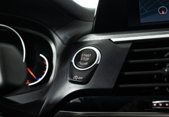 Подержанный автомобиль BMW X3 2021 года (19 фото)