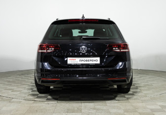 Подержанный автомобиль Volkswagen Passat Wagon 2019 года (6 фото)