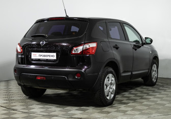 Подержанный автомобиль Nissan Qashqai 2013 года (5 фото)