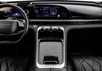 Подержанный автомобиль Exeed RX 2024 года (13 фото)