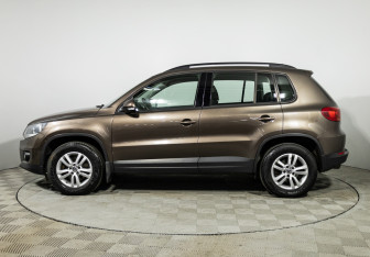 Подержанный автомобиль Volkswagen Tiguan 2014 года (8 фото)