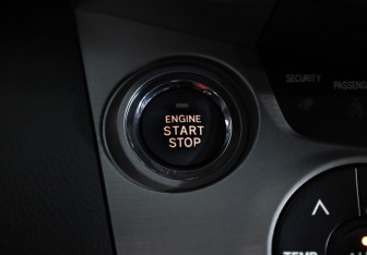 Подержанный автомобиль Toyota RAV4 2008 года (15 фото)