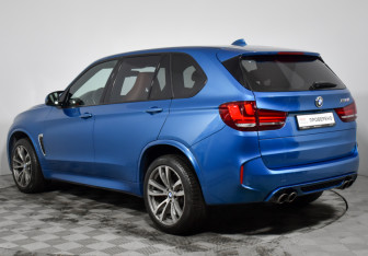 Подержанный автомобиль BMW X5 M 2015 года (7 фото)
