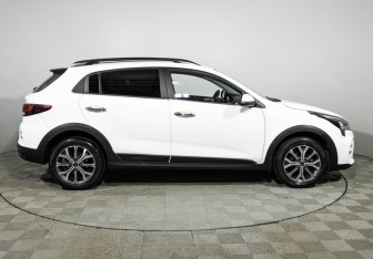 Подержанный автомобиль Kia Rio Hatchback 2021 года (4 фото)