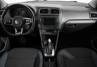 Подержанный автомобиль Volkswagen Polo Sedan 2019 года (12 фото)