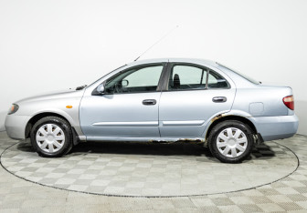 Подержанный автомобиль Nissan Almera Sedan 2004 года (8 фото)