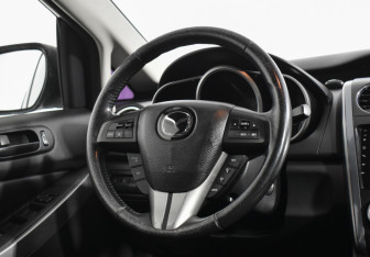 Подержанный автомобиль Mazda CX-7 2011 года (14 фото)