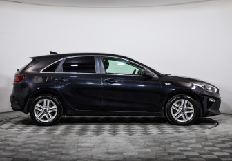 Подержанный автомобиль Kia Ceed Hatchback 2019 года (4 фото)
