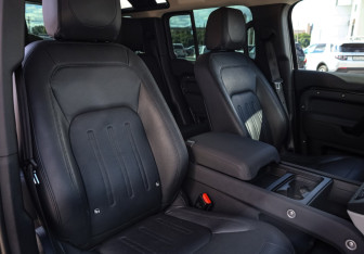 Подержанный автомобиль Land Rover Defender Suv 2021 года (16 фото)