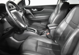 Подержанный автомобиль Nissan Qashqai 2017 года (10 фото)