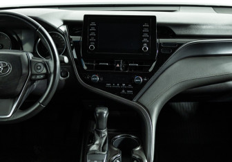 Подержанный автомобиль Toyota Camry Sedan 2021 года (14 фото)