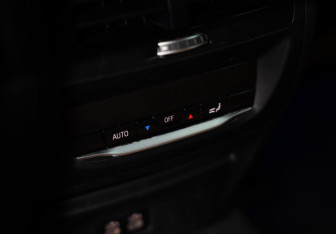 Подержанный автомобиль BMW X4 2020 года (25 фото)