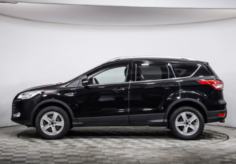 Подержанный автомобиль Ford Kuga 2016 года (8 фото)