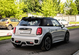 Подержанный автомобиль MINI Hatch 2020 года (6 фото)