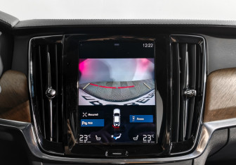 Подержанный автомобиль Volvo S90 2019 года (21 фото)