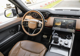 Подержанный автомобиль Land Rover Range Rover Sport 2022 года (12 фото)