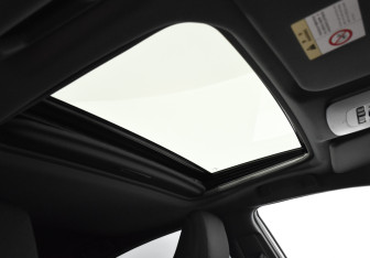 Подержанный автомобиль Toyota Avalon 2022 года (15 фото)