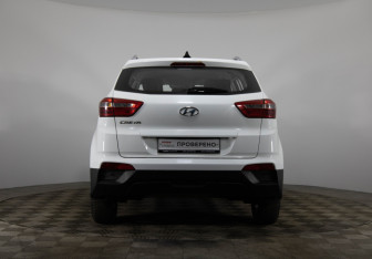 Подержанный автомобиль Hyundai Creta 2016 года (7 фото)