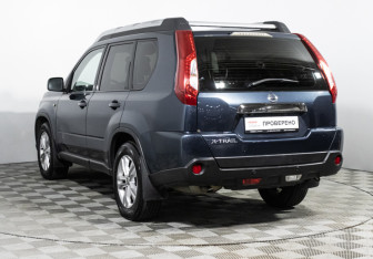 Подержанный автомобиль Nissan X-Trail 2012 года (7 фото)