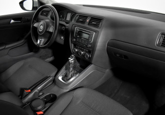 Подержанный автомобиль Volkswagen Jetta Sedan 2014 года (12 фото)
