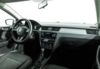 Подержанный автомобиль Skoda Rapid Liftback 2019 года (9 фото)