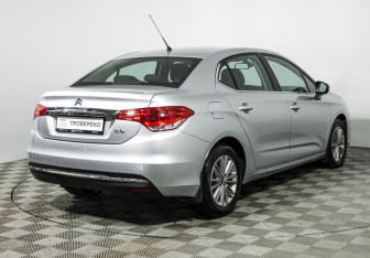 Подержанный автомобиль Citroen C4 Sedan 2015 года (5 фото)