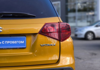 Подержанный автомобиль Suzuki Vitara 2019 года (8 фото)