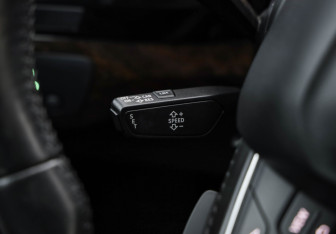 Подержанный автомобиль Audi Q7 2015 года (16 фото)