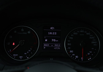 Подержанный автомобиль Audi A3 Sedan 2017 года (19 фото)