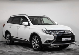 Подержанный автомобиль Mitsubishi Outlander 2016 года (3 фото)