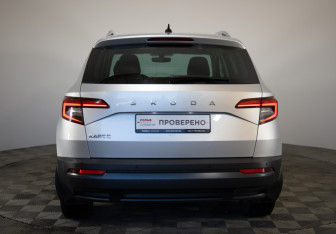 Подержанный автомобиль Skoda Karoq 2020 года (6 фото)