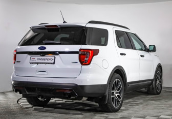 Подержанный автомобиль Ford Explorer 2015 года (5 фото)