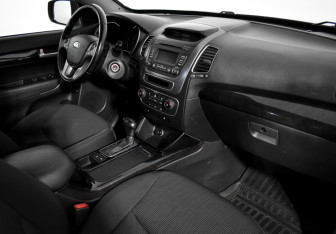 Подержанный автомобиль Kia Sorento 2016 года (12 фото)