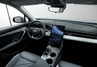 Новый Geely Atlas 2025 (10 фото)