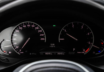 Подержанный автомобиль BMW X4 2018 года (12 фото)