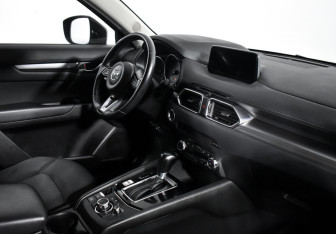 Подержанный автомобиль Mazda CX-5 2017 года (13 фото)