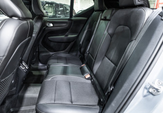 Подержанный автомобиль Volvo XC40 2019 года (13 фото)