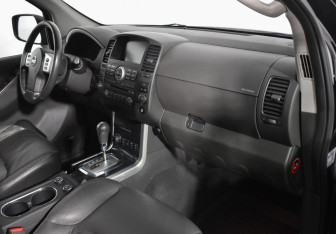 Подержанный автомобиль Nissan Pathfinder 2012 года (13 фото)