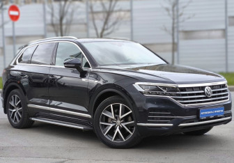 Подержанный автомобиль Volkswagen Touareg 2019 года (14 фото)