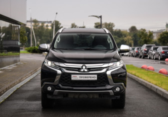 Подержанный автомобиль Mitsubishi Pajero Sport 2018 года (4 фото)