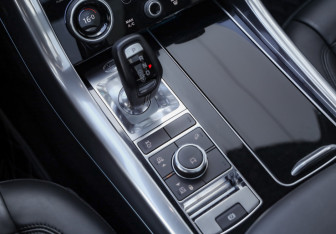 Подержанный автомобиль Land Rover Range Rover Sport 2019 года (22 фото)