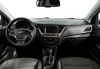 Подержанный автомобиль Hyundai Solaris Sedan 2017 года (13 фото)