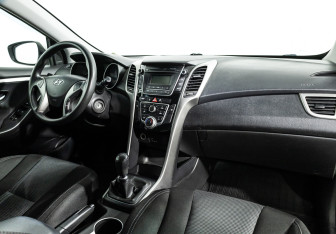 Подержанный автомобиль Hyundai i30 Hatchback 2013 года (9 фото)