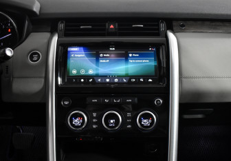 Подержанный автомобиль Land Rover Discovery 2017 года (18 фото)