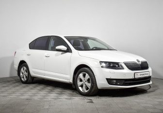 Подержанный автомобиль Skoda Octavia Liftback 2016 года (3 фото)