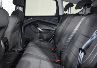 Подержанный автомобиль Ford Kuga 2013 года (12 фото)