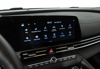 Подержанный автомобиль Hyundai Elantra Sedan 2024 года (16 фото)